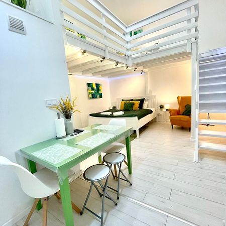 Teresian Apartment Near The Andrassy Street Free Air Conditioner Free Coffee Будапеща Екстериор снимка