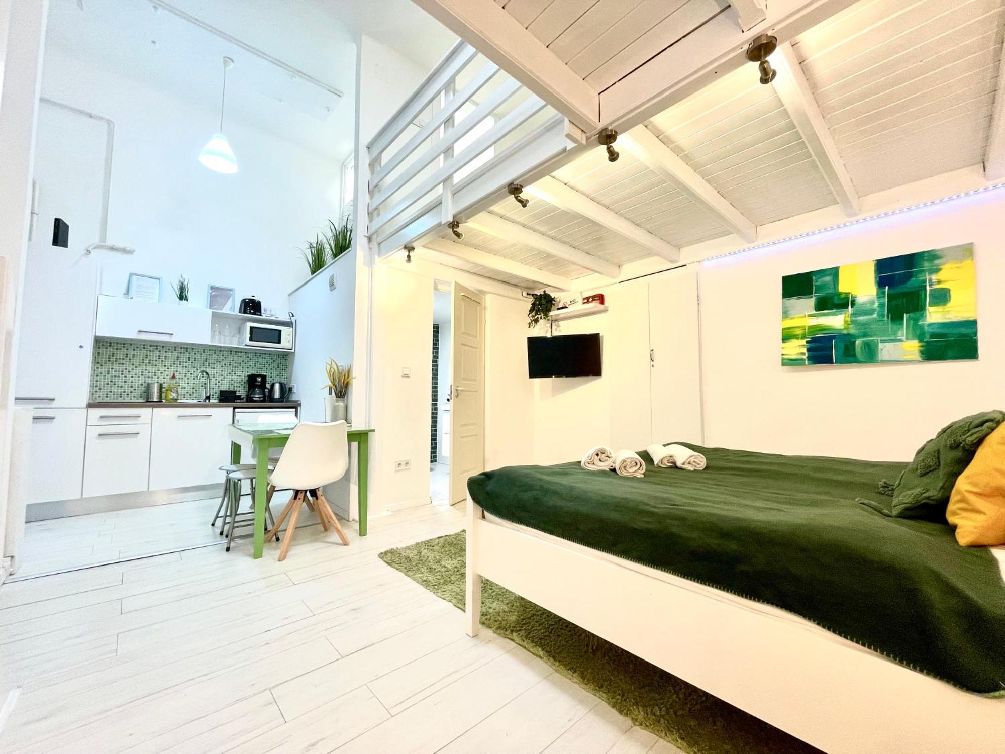 Teresian Apartment Near The Andrassy Street Free Air Conditioner Free Coffee Будапеща Екстериор снимка
