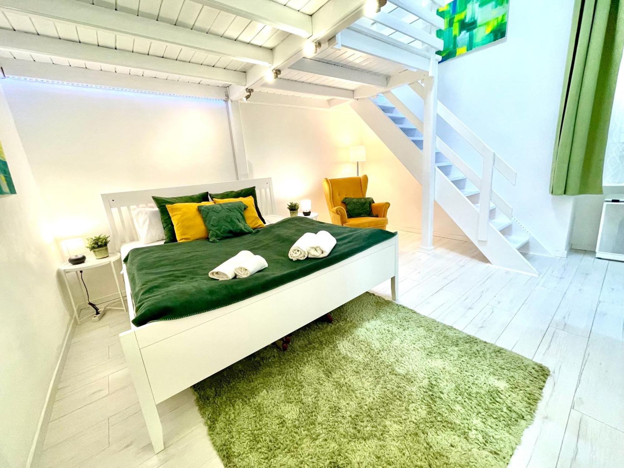 Teresian Apartment Near The Andrassy Street Free Air Conditioner Free Coffee Будапеща Екстериор снимка