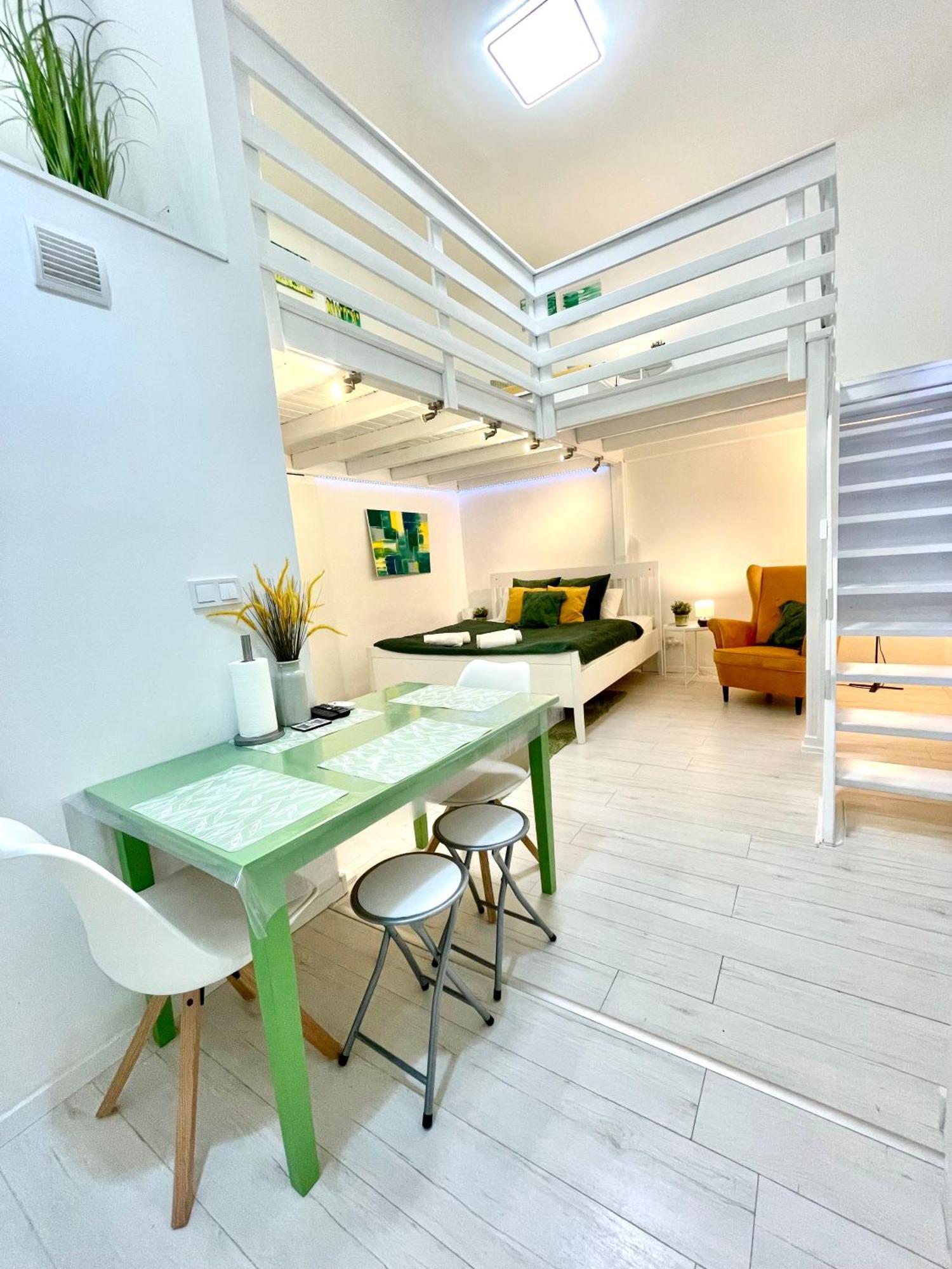 Teresian Apartment Near The Andrassy Street Free Air Conditioner Free Coffee Будапеща Екстериор снимка