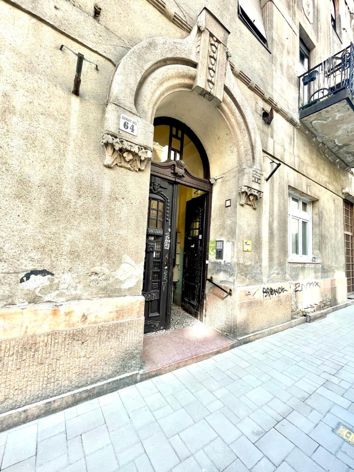 Teresian Apartment Near The Andrassy Street Free Air Conditioner Free Coffee Будапеща Екстериор снимка